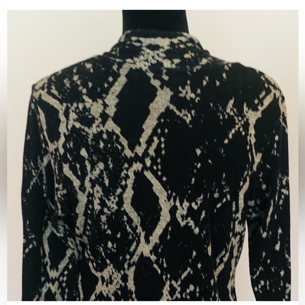 Black & Gray Python Pattern Sweater - Picture 3 of 6
